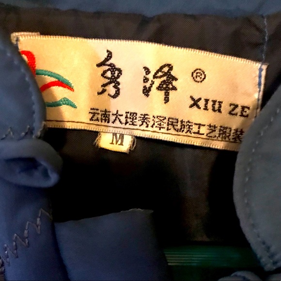 Beautiful Women’s coat - Picture 3 of 6